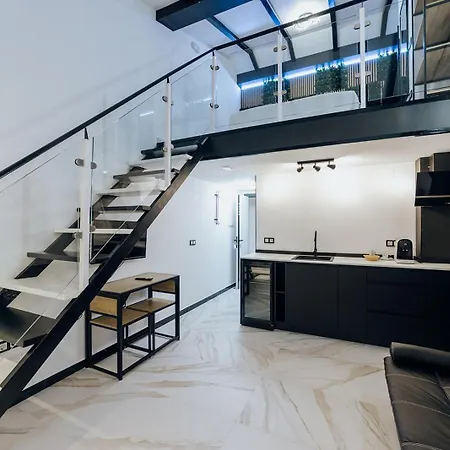 Luxury Nit I Dia Πανσιόν 4*