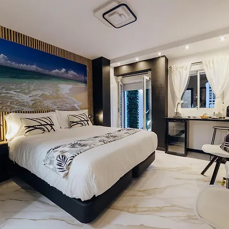 Pensión Luxury Nit I Dia 4*