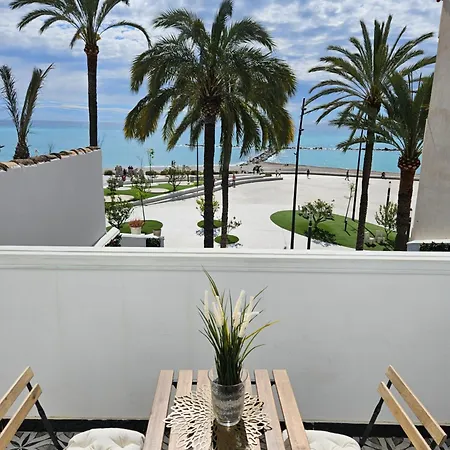 Luxury Nit I Dia 招待所 4*