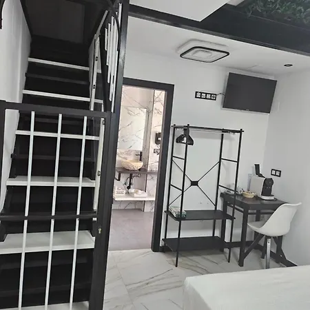 Luxury Nit I Dia בית הארחה 4*